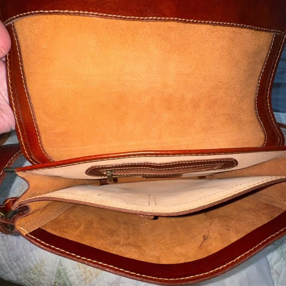 SALE💥Italian Leather Oversized ‘H’ Crossbody Vera Pelle Made in Italy Cognac - Picture 8 of 16